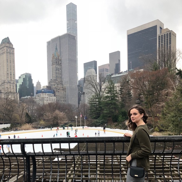 Meet your Posher, Anna - Picture 1 of 3